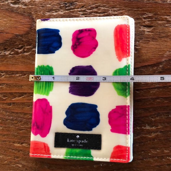 REDUCED! ♠️Kate Spade Leather Passport Holder♠️ - Picture 4 of 5